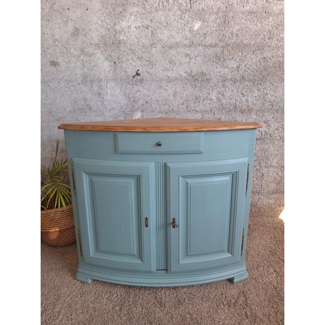 Louis XV Corner Cabinet in Neptune Blue and Brass Fittings, 1890s For Sale - Image 6 of 11