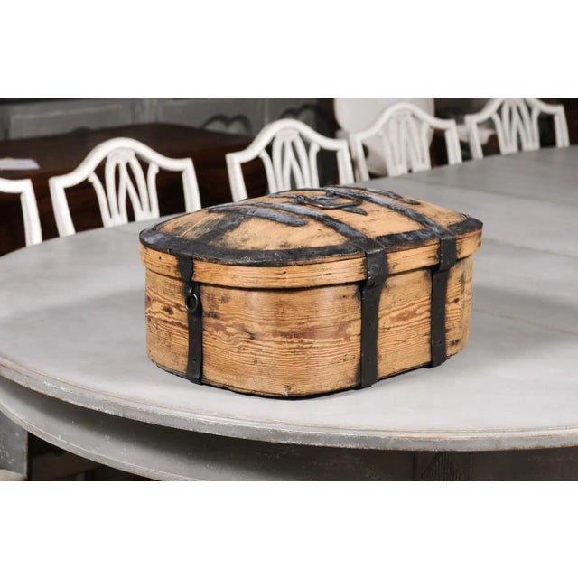 Swedish 1790s Rustic Oval Top Wooden Box with Iron Accents and Distressed Patina For Sale - Image 4 of 12