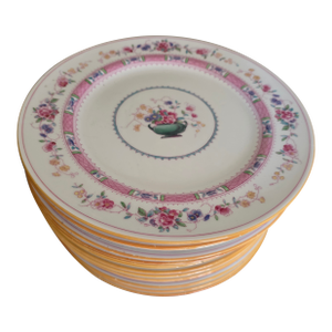 Royal Doulton Urn Pattern Dinner Plates Set of Fifteen