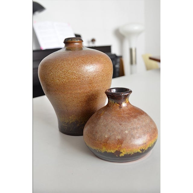 Postmodern Ceramic Vases from Elke & Elmar Kubicek, 1960s, Set of 2 For Sale - Image 3 of 7