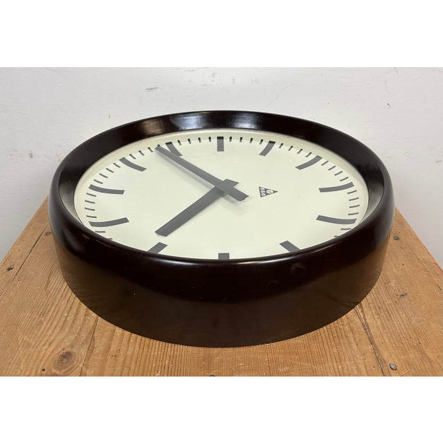 Large Industrial Bakelite Factory Wall Clock from Pragotron, 1960s For Sale - Image 10 of 16