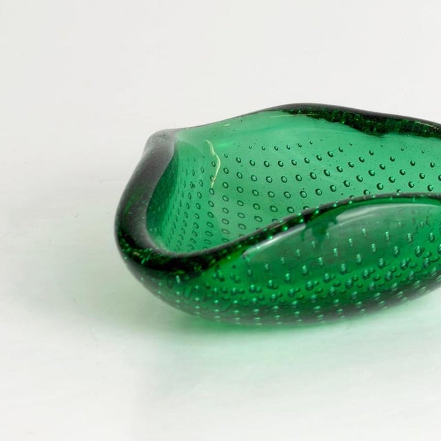 Murano Glass Triangular Green Bullicante Bowl by Seguso, Italy, 1960s For Sale - Image 4 of 10