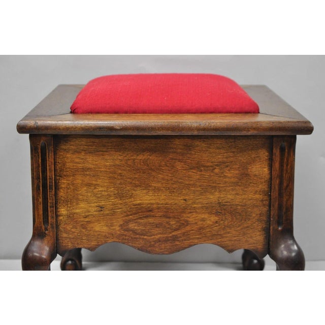 Antique Flip Top Georgian Chippendale Style Mahogany Shoe Shine Box Footstool For Sale In Philadelphia - Image 6 of 18