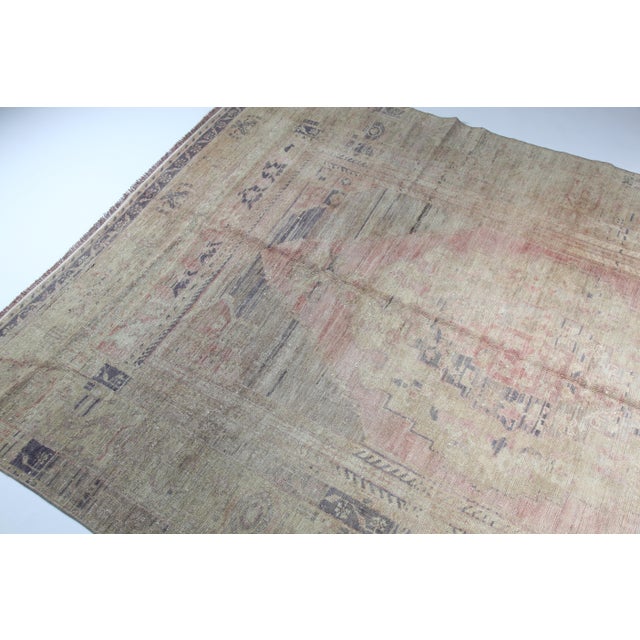 Vintage Turkish Oushak Rug – Faded Beauty in Earthy Tones -5' 5'' X 8' 2'' For Sale - Image 9 of 15