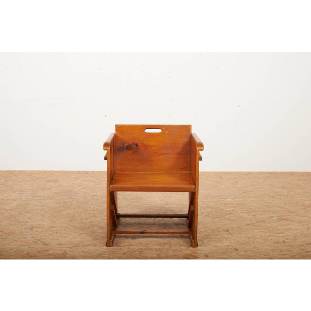 Children's Armchair in Wood, 1940s, in Good conditions. Designed 1920 to 1949