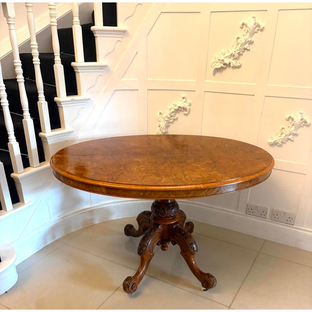 Antique Victorian Six-Seater Oval Tilt-Top Centre Dining Table in Burr Walnut, 1860 For Sale - Image 6 of 17