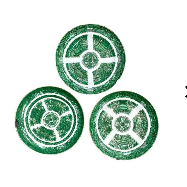 Chinese Export "Green Fitzhugh" Porcelain Plates, Set of Three For Sale - Image 14 of 14