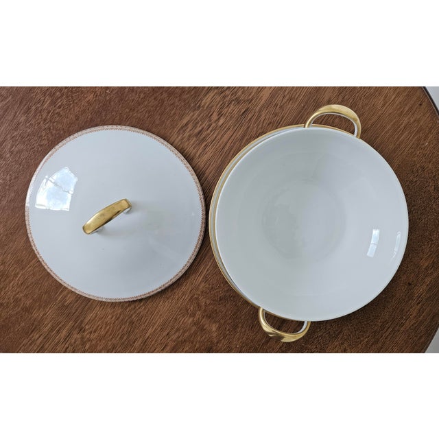French Antique Tressemann & Vogt White & Gold Limoges Tureen, Circa 1910s For Sale - Image 3 of 8