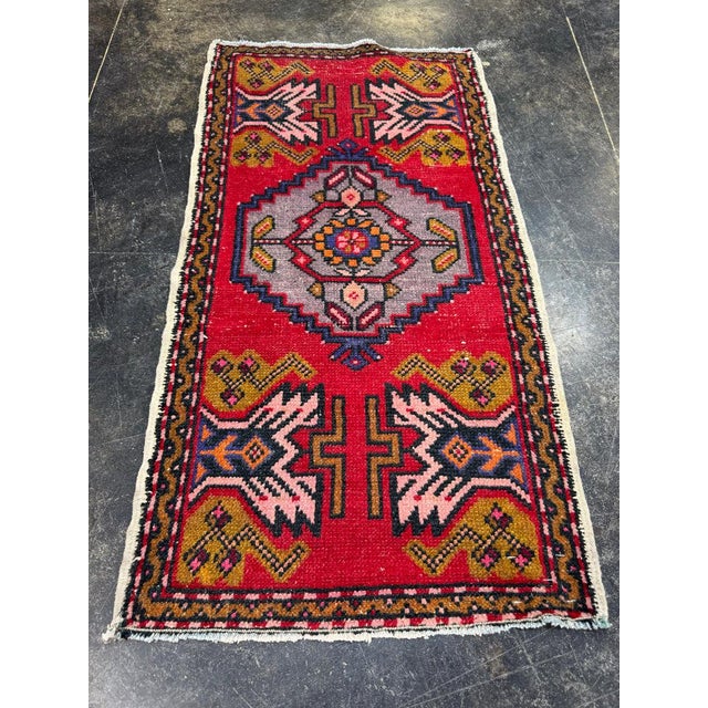 Turkish Yastik Rug 1'9" x 3'3" For Sale - Image 4 of 5