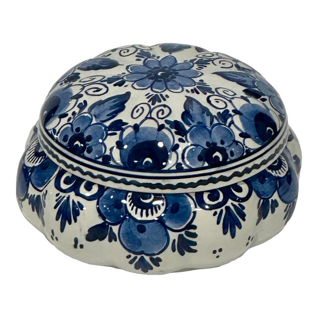 Mid 20th Century Dutch Delft Blue & White Hand-Painted Covered Trinket Box For Sale