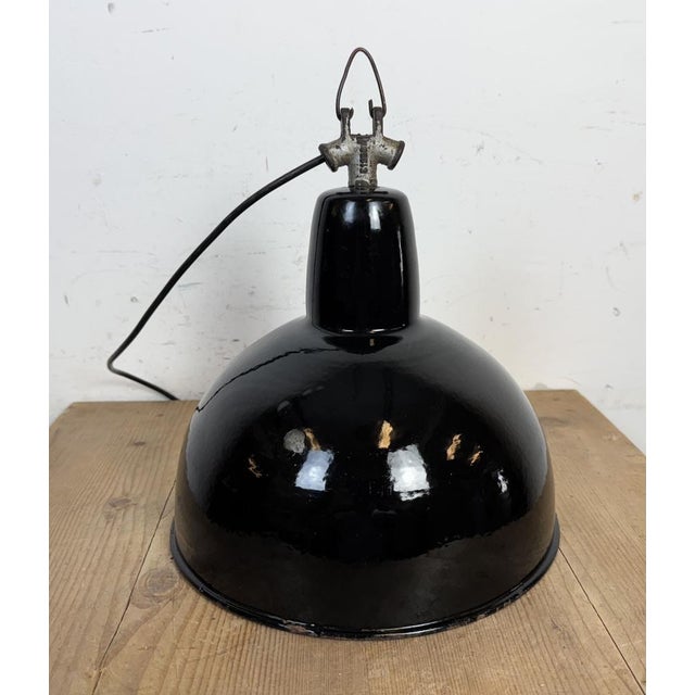 Industrial Black Enamel Factory Lamp with Cast Iron Top, 1950s For Sale - Image 12 of 16