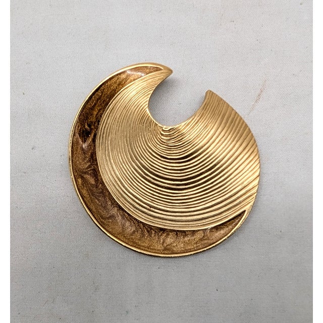 Metal Vintage 1986 Signed Trifari Goldtone & Brown Enamel Brooch For Sale - Image 7 of 7