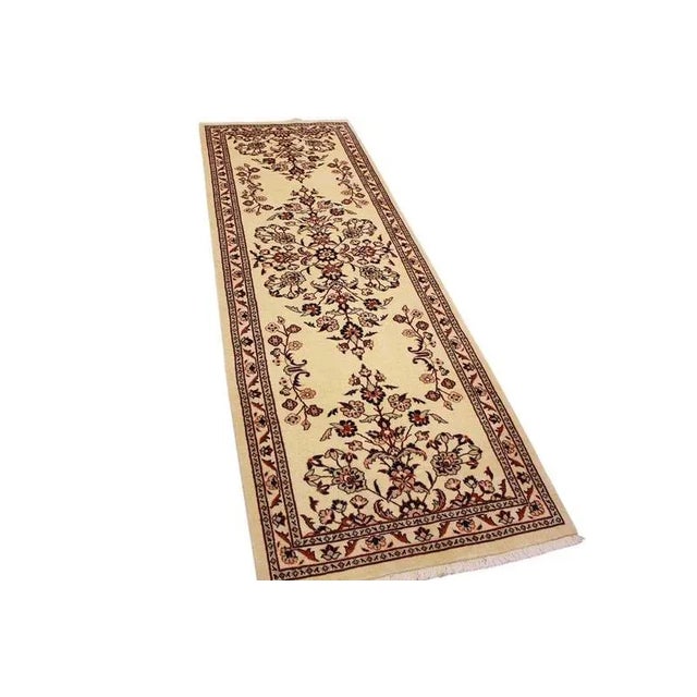 • High-quality Middle Eastern Sarouk runner | Knot density: 300.000 knots/m² | Material: High-quality wool | Size: 247×82...