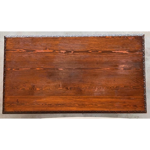 19th Spanish Carved Walnut Renaissance Center or Coffee Table For Sale - Image 4 of 18