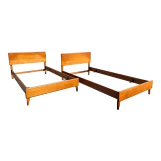 Mid Century Heywood Wakefield Twin Bedframe Set For Sale