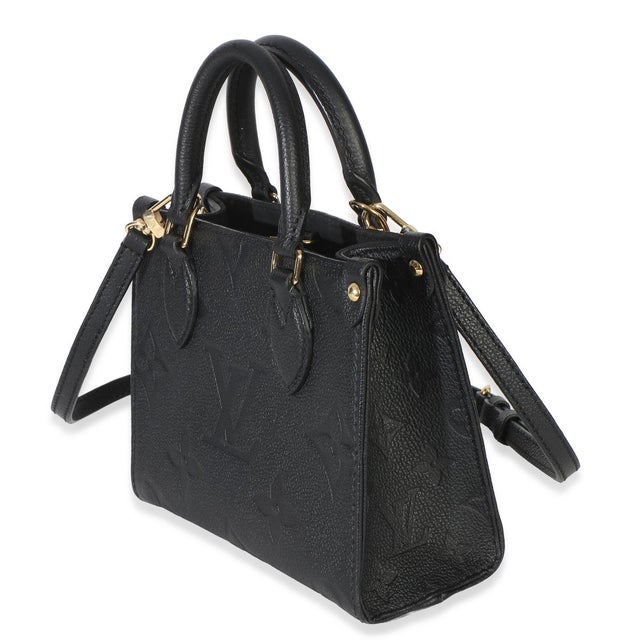 This bag says it all. The Onthego bag from Louis Vuitton is designed for busy lifestyles. Topped with two Toron handles...