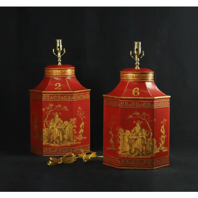 Vintage English Export Tea Caddy Hand-Painted Chinoiserie Figurines Table Lamp.Hand Drawn Table Lamp, Retro Table Lamp For Sale In New York - Image 6 of 10