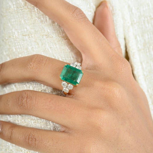 18k Gold Octagon Cut Emerald Cocktail Ring With Real Diamonds Size 5 For Sale - Image 4 of 12