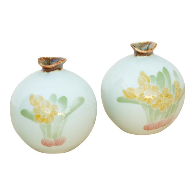 Pair of Hand-Painted Narcissus Floral Porcelain Vase For Sale