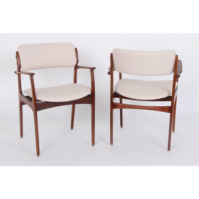 Model OD50 Armchair in Rosewood and Wool Upholstery by Erik Buch for Oddense Maskinsnedkeri, 1960s, Set of 2 For Sale - Image 3 of 9