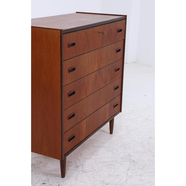 Vintage Rosewood Chest of Drawers Vintage chest of drawers made of rosewood • 5 drawers with wooden handles • High-quality...