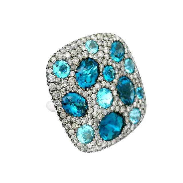 Blue Topaz Diamond 18k White Gold Pave Flat-Top Ring, Size 6.75 For Sale - Image 4 of 5