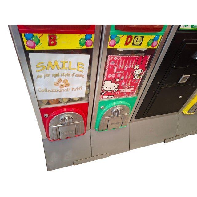 Metal Professional Sammy Prize Party Vending Machine with 8 Stations, 1980s For Sale - Image 7 of 18