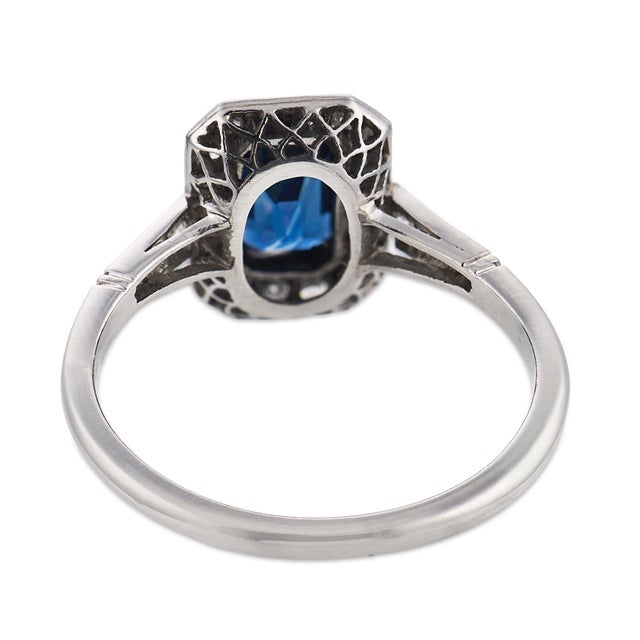 Vintage Sapphire Diamond Platinum Ring, Size 7 For Sale In Los Angeles - Image 6 of 6