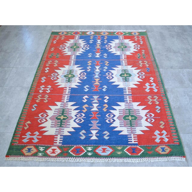 2010s Hand Woven Kilim Turkish Flat Weave Area Rug - 4′1″ × 5′10″ For Sale - Image 5 of 12