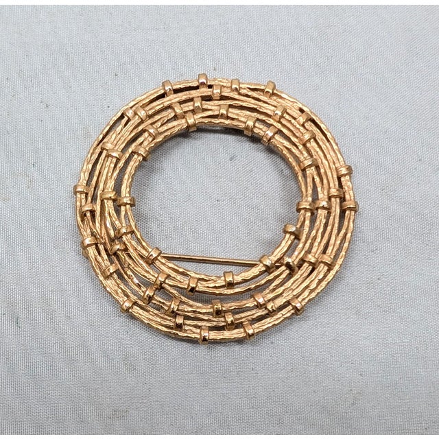 1970s Vintage 1970s Signed Napier Modernist Goldtone Textured Circle Brooch For Sale - Image 5 of 7