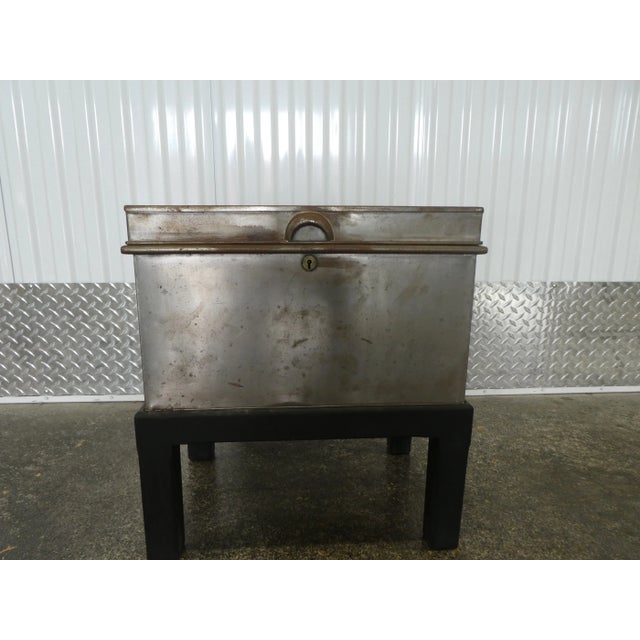 Late 19th Century 19th Century English Tole Box on Wooden Stand # 2 For Sale - Image 5 of 13