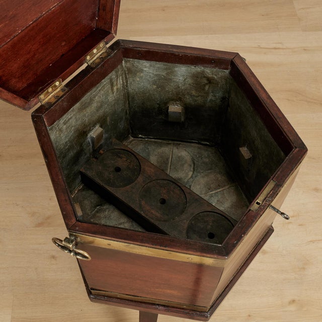 Antique English Mahogany Georgian Wine Cooler or Cellarette For Sale - Image 14 of 17