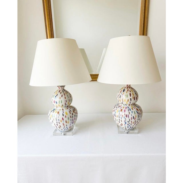 Ceramic Scalamandré for Port 68 “Jamboree Magenta” Double-Gourd Lamps - a Pair For Sale - Image 7 of 8