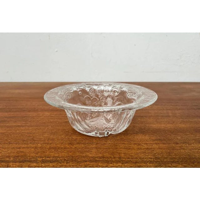 Mid-Century Swedish Glass Bowl with Bird Design from Kosta Boda, 1960s, in Very Good conditions. Designed 1960 to 1969 I...