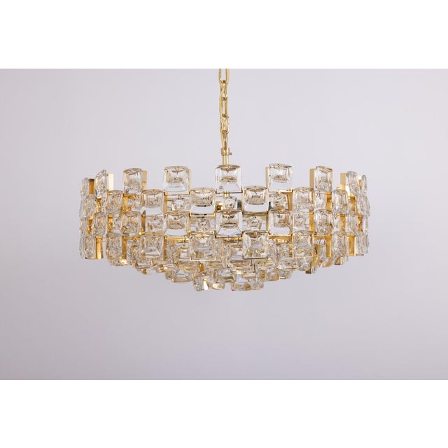 1970s Large Gilt Brass Crystal Chandelier by Sciolari for Palwa, Germany, 1970s For Sale - Image 5 of 18