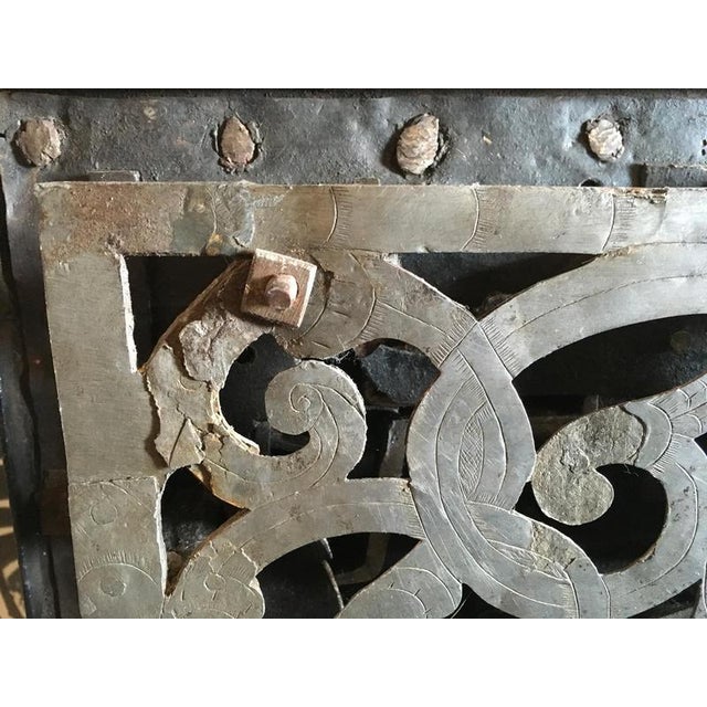 Early 17th Century Medieval Handcrafted Black Iron Coffer or Box, 1610 For Sale - Image 14 of 17