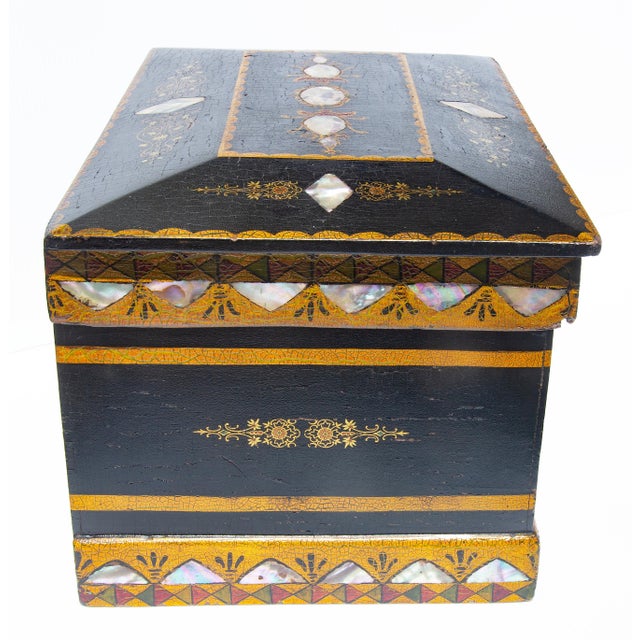 Exceptional 19th Century Painted and Inlaid American Box For Sale In Rochester - Image 6 of 9