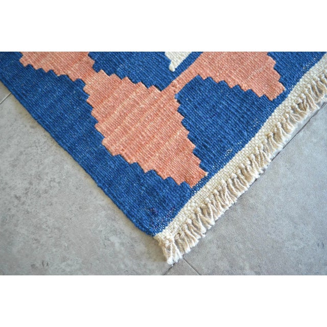 1980s Vintage Hand Woven Turkish Rug Flat Weave Wool Area Kilim Oushak Rug For Sale - Image 4 of 6