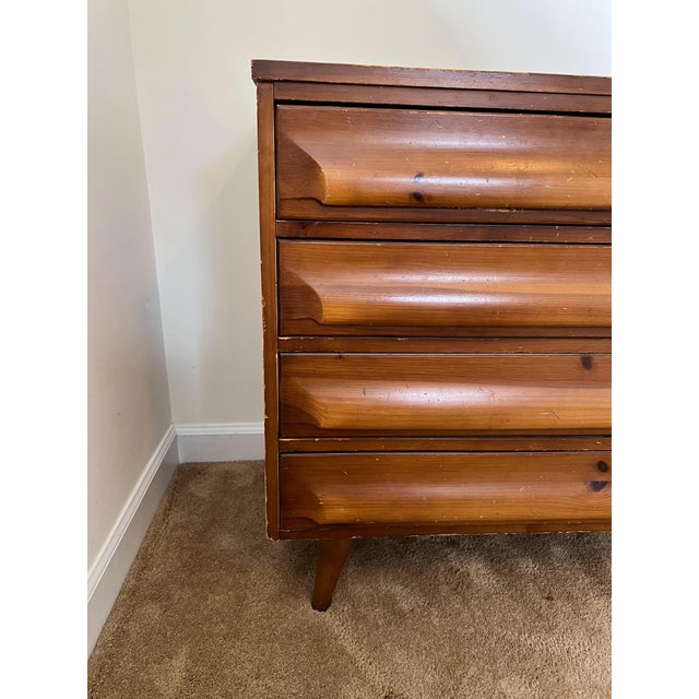 Mid-Century "Smallboy" Dresser by Franklin Shockey Company For Sale In Chicago - Image 6 of 9