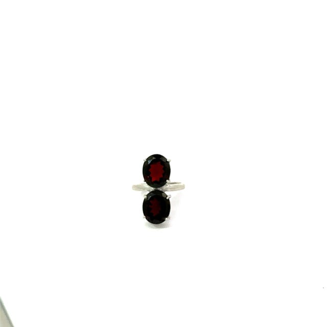 Metal Retro Style Bold Two-Stone 8.47 Carat Garnet Ring in Sterling Silver - Size 7.5 For Sale - Image 7 of 11