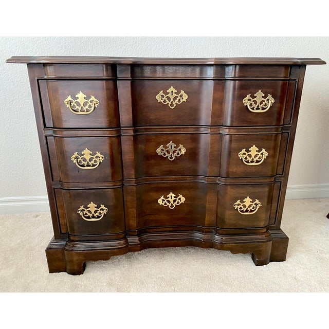 Vintage Drexel Heritage Winfield Ward Chippendale Style Mahogany 3-Drawer Blockfront Chest Excellent Condition.. For Sale - Image 17 of 17