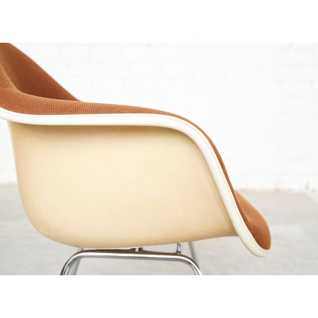 1990s Off-White Dax Fiberglass Chair by Charles & Ray Eames for Vitra, 1990s, Set of 2 For Sale - Image 5 of 18