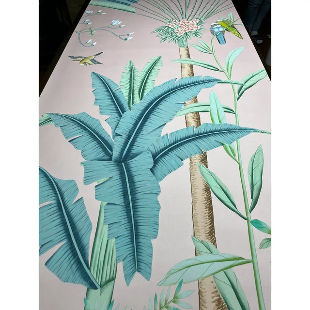 If you love the look of De Gournay wallpaper but not the price , this is for you. The listed price is for 1 panel of 36"...