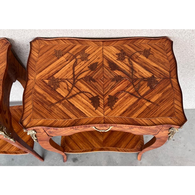 18th Century Style French Louis XV Marquetry Side Table or Nightstands, a Pair For Sale In Miami - Image 6 of 18
