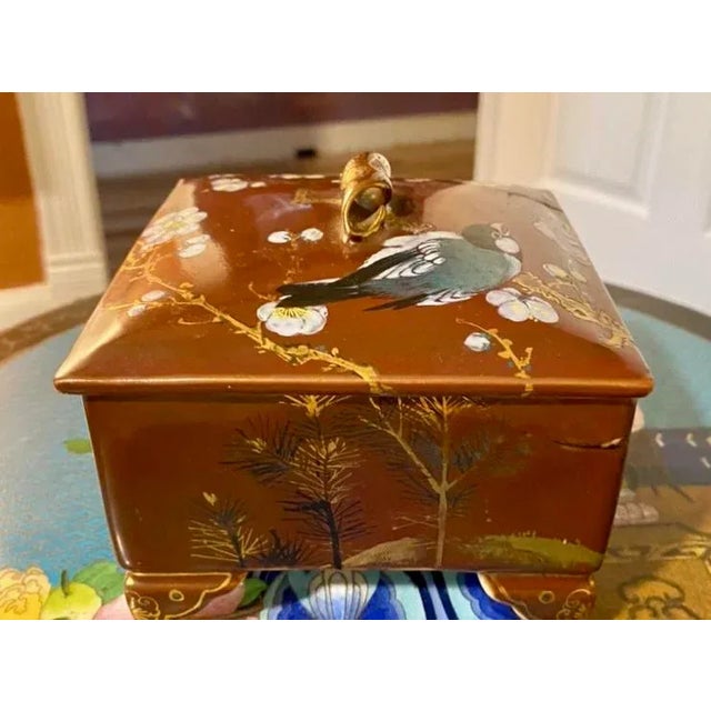 Early 20th Century Early 20th Century Chinese Porcelain Box Signed With Four Blue Character Marks For Sale - Image 5 of 12