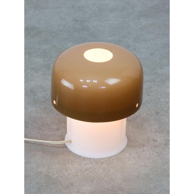 Plastic Space Age Brown Mushroom Table Lamp by Luigi Massoni for Guzzini, 1970s For Sale - Image 7 of 11