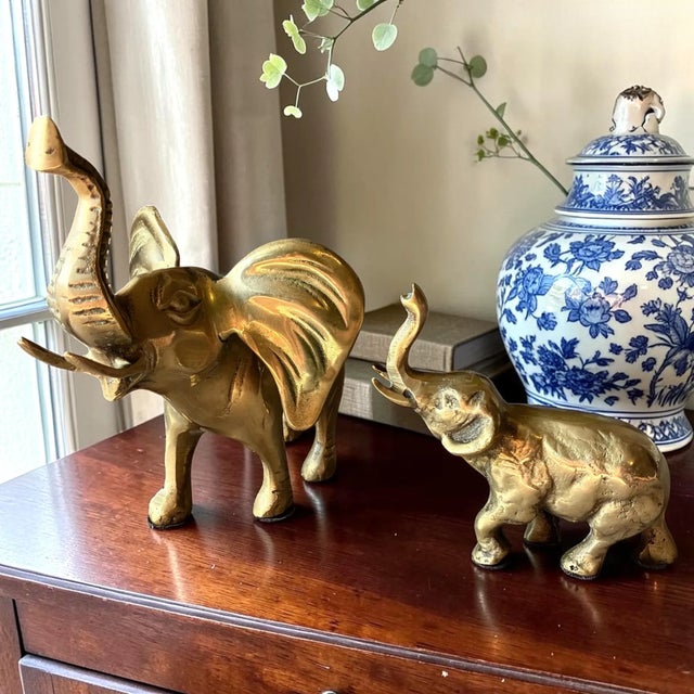 1970s Vintage Solid Brass Elephant Figurines Pair | Mid Century Decor | Hollywood Regency | Grand-Millennial Shelf Decor For Sale - Image 5 of 10