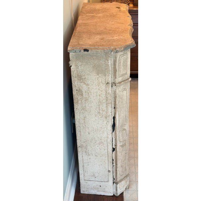 Antique French Louis XV Style Cast Iron Fireplace Mantel With Rocaille Cartouche, Painted Faux-Stone Finish For Sale In Chicago - Image 6 of 9