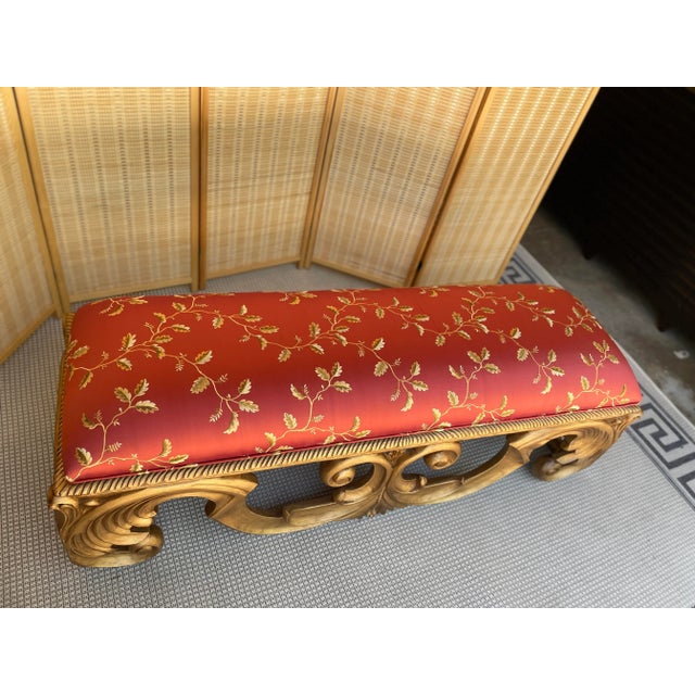 French 1970s Vintage Louis XIV Style Bench in Antiqued Gold For Sale - Image 3 of 9