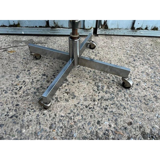 Vintage Mid Century Retro Style Orange Chrome Base .Swivel/Back Recline Rolling Desk Chair Retro/MCM style with an orange...